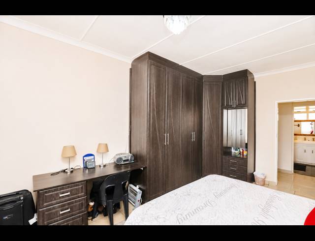 2 BEDROOM APARTMENT FOR SALE IN MORNINGSIDE